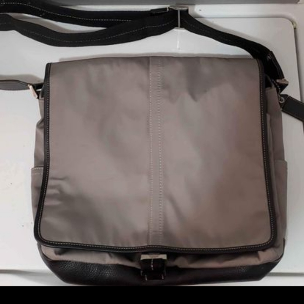 Coach Messenger Bag F-05300